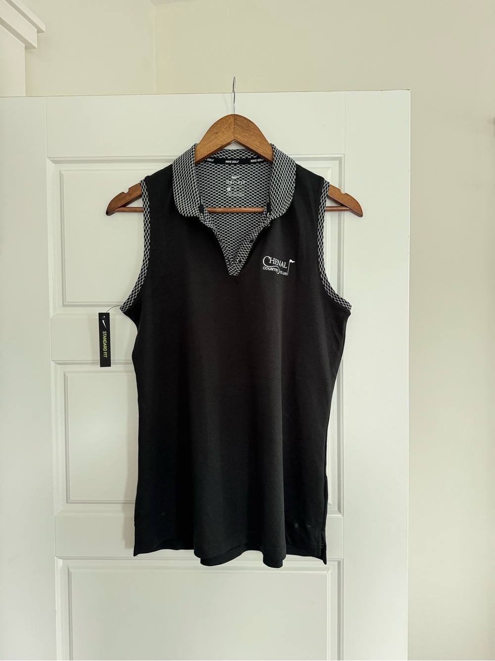 Nike Black Sleeveless Women’s Golf Polo with Contrast Collar